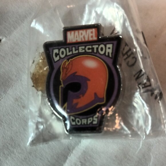 MAGNETO MARVEL COLLECTOR CORPS PIN/BADGE FUNKO - Picture 1 of 1